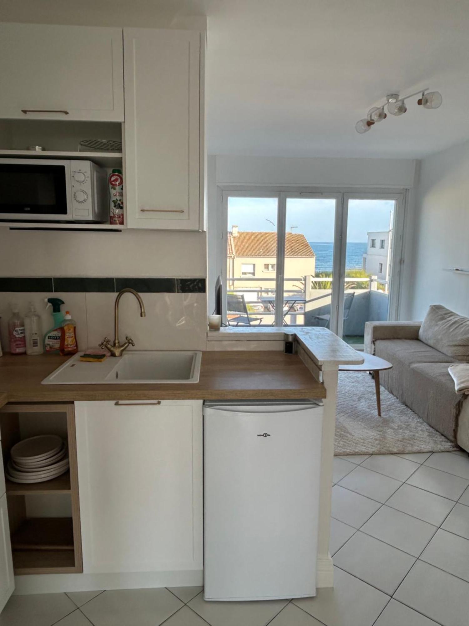 Apartment Traversant Vue Et Etang *